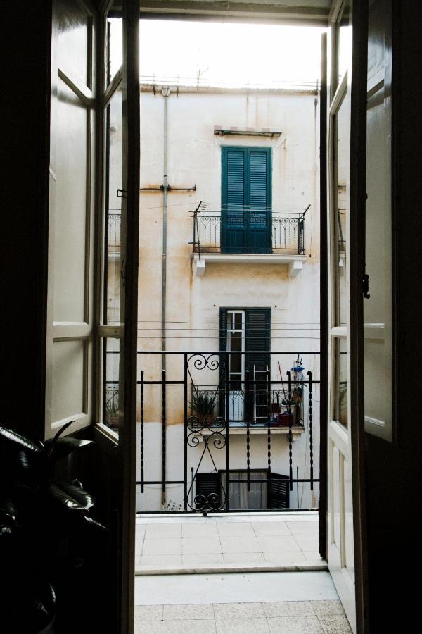 13 Open House Bed & Breakfast Palermo Bagian luar foto